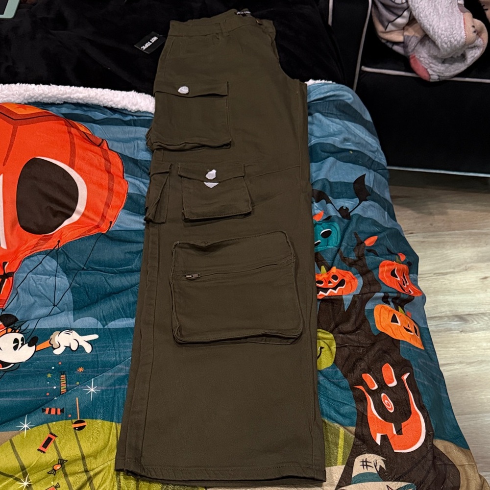 Hot Topic Olive Multi Pocket Cargo Pants